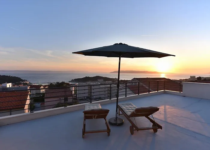 Family Friendly House With A Swimming Pool - 25219 Makarska