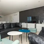 Dom wakacyjny Family Friendly House With A Swimming Pool - 25219 *