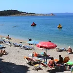 Family Friendly House With A Swimming Pool - 25219