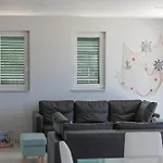 Family Friendly House With A Swimming Pool - 25219