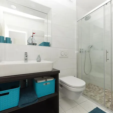 Family Friendly House With A Swimming Pool - 25219