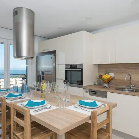 Family Friendly House With A Swimming Pool - 25219 度假居