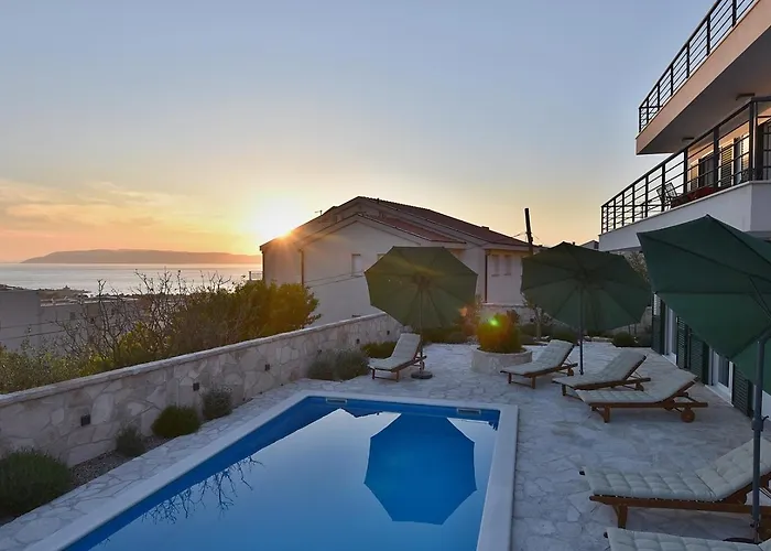 Family Friendly House With A Swimming Pool - 25219 Makarska