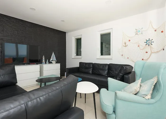 Family Friendly House With A Swimming Pool - 25219 * Makarska